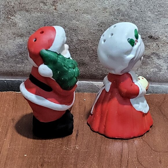 Vintage Santa Claus & Mrs Claus Ceramic Salt & Pepper Shaker Set - Picture 6 of 9